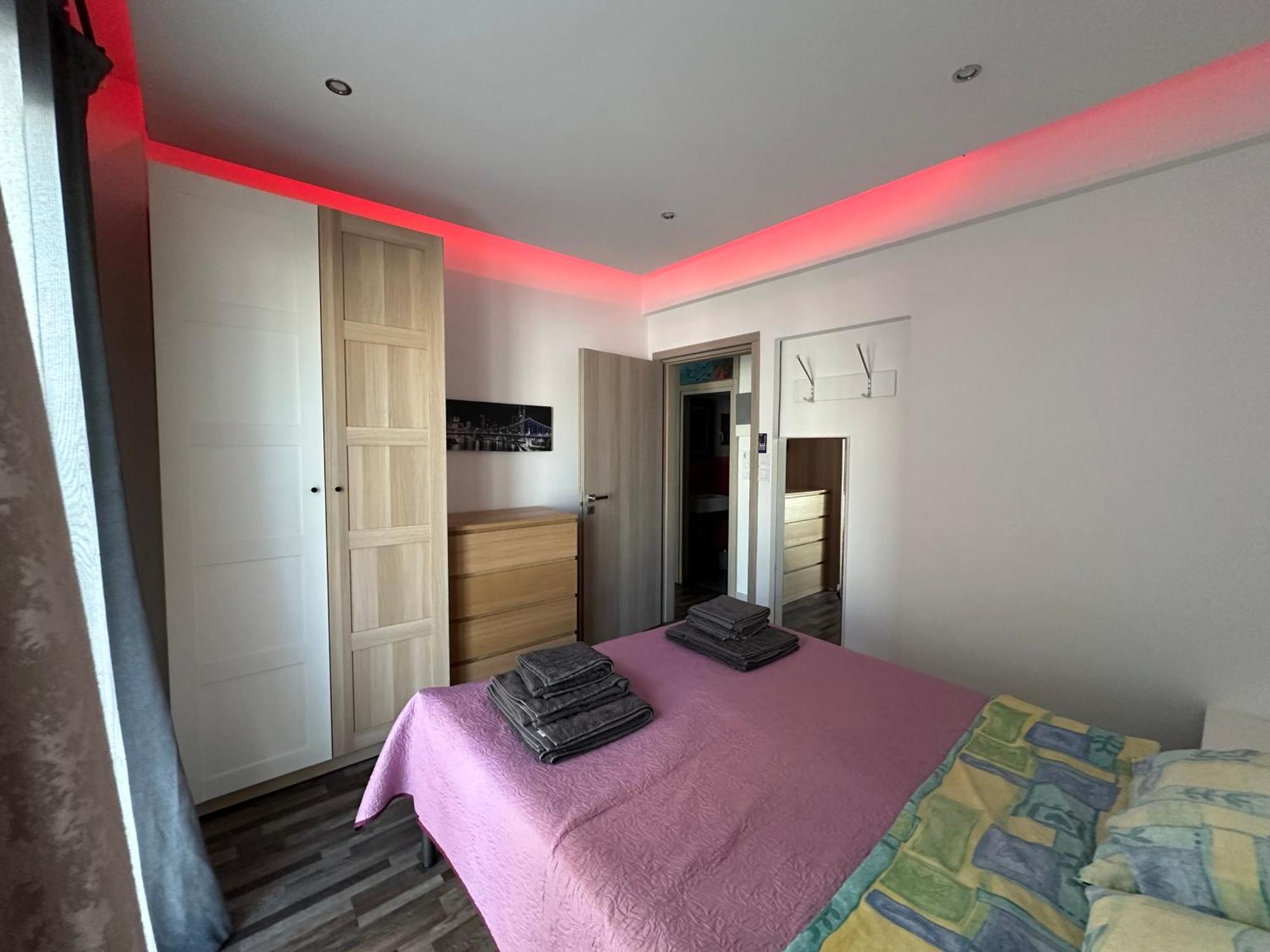 Apartment Center Piraeus Location Kastella Passalimani Port Ngoại thất bức ảnh