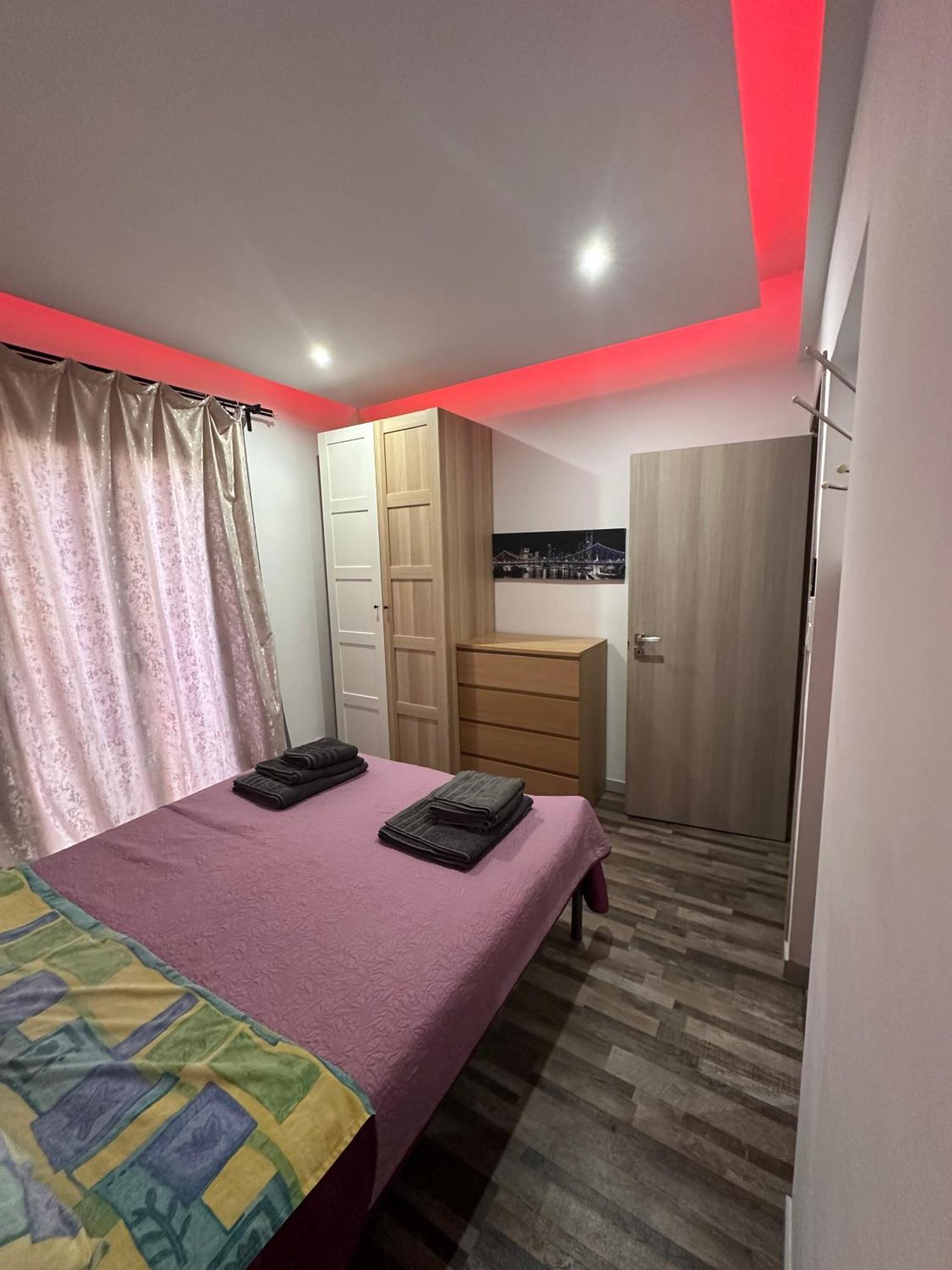 Apartment Center Piraeus Location Kastella Passalimani Port Ngoại thất bức ảnh