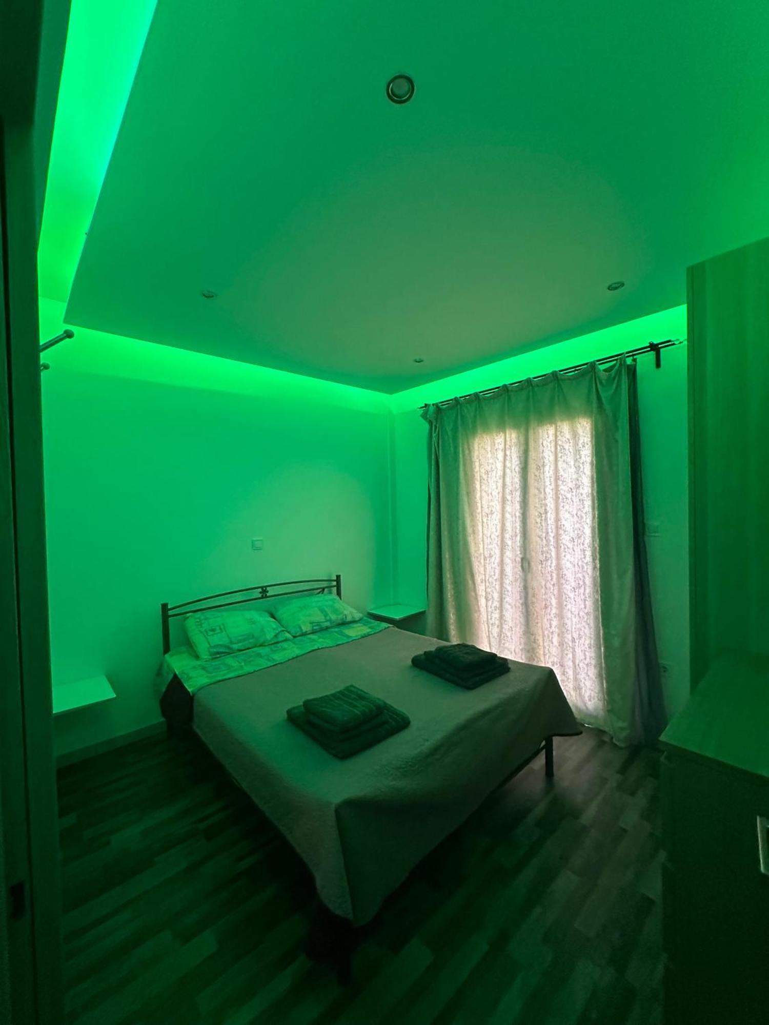 Apartment Center Piraeus Location Kastella Passalimani Port Ngoại thất bức ảnh